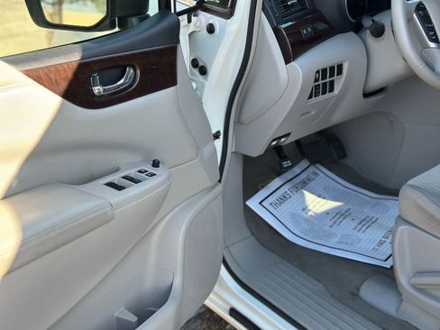 Used 2016 Nissan Quest SV image 7