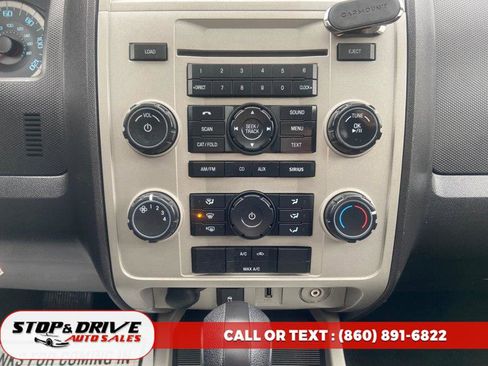 Used 2010 Ford Escape XLT image 12
