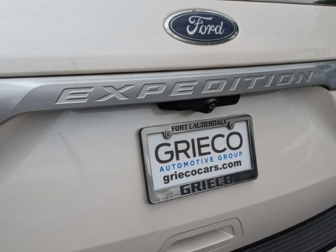 Used 2018 Ford Expedition Max Platinum image 16