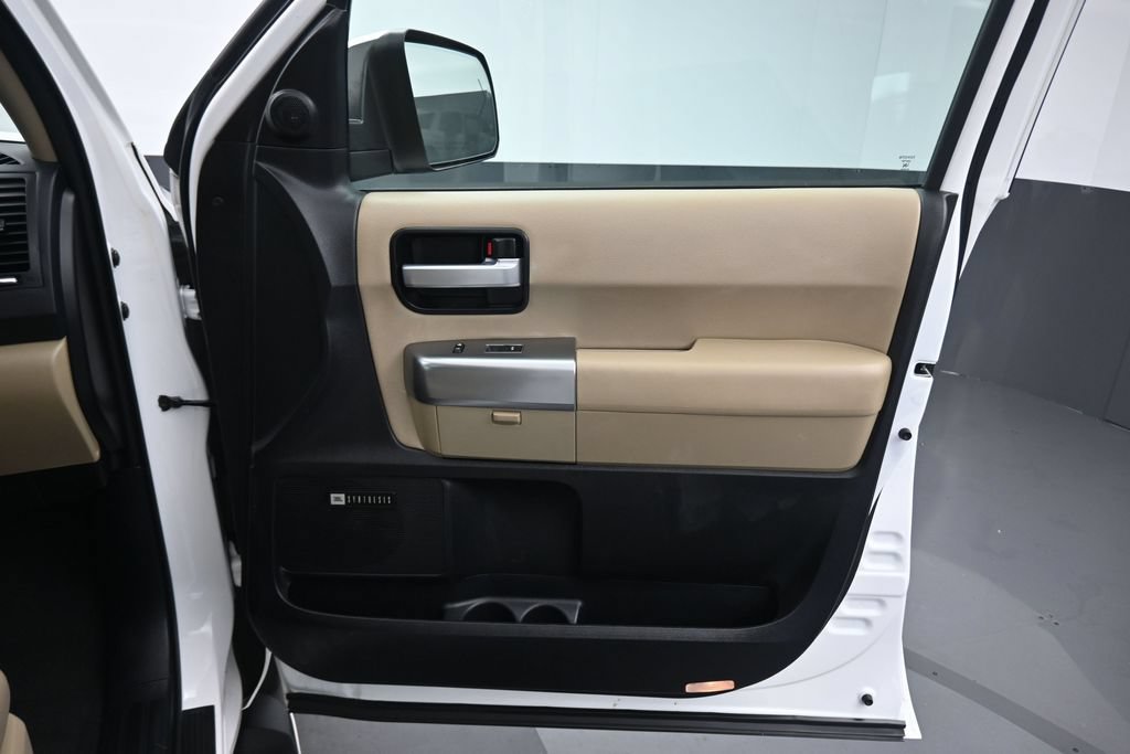 Used 2019 Toyota Sequoia Limited w/ Safety & Convenience Package AWD/4WD image 59
