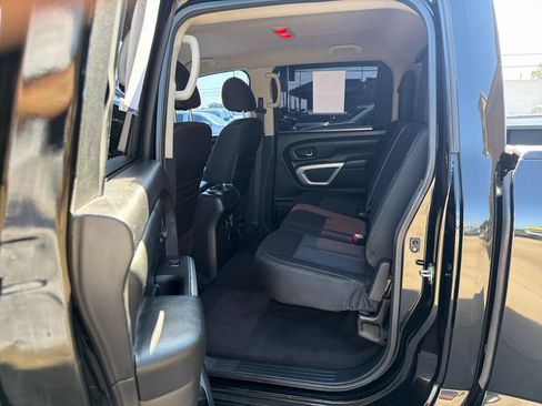 Used 2017 Nissan Titan SV AWD/4WD image 32