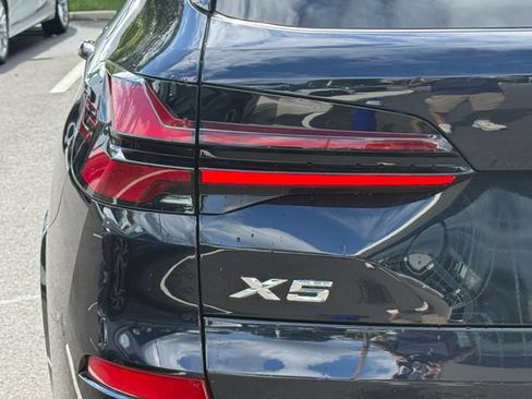 Used 2024 BMW X5 xDrive40i w/ M Sport Package AWD/4WD image 37