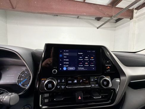 Used 2023 Toyota Highlander XLE FWD image 13