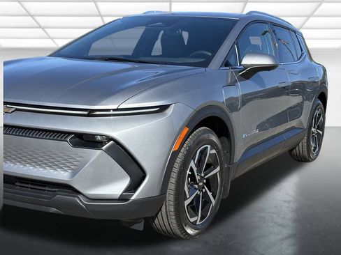 New 2026 Chevrolet Equinox EV LT AWD/4WD image 39