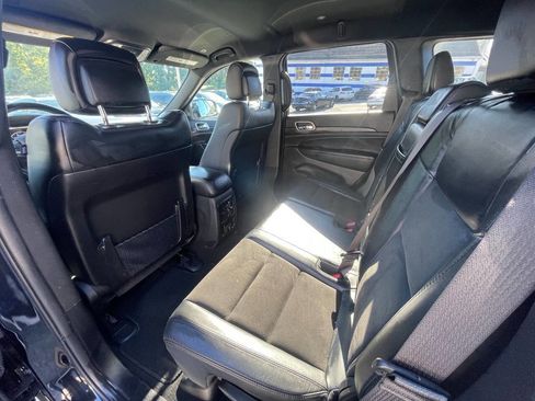 Used 2021 Jeep Grand Cherokee Laredo X image 25