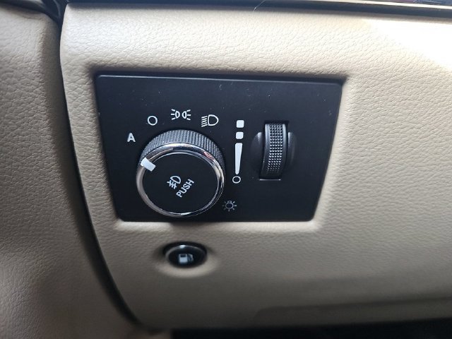 Used 2018 Jeep Grand Cherokee Limited AWD/4WD image 17
