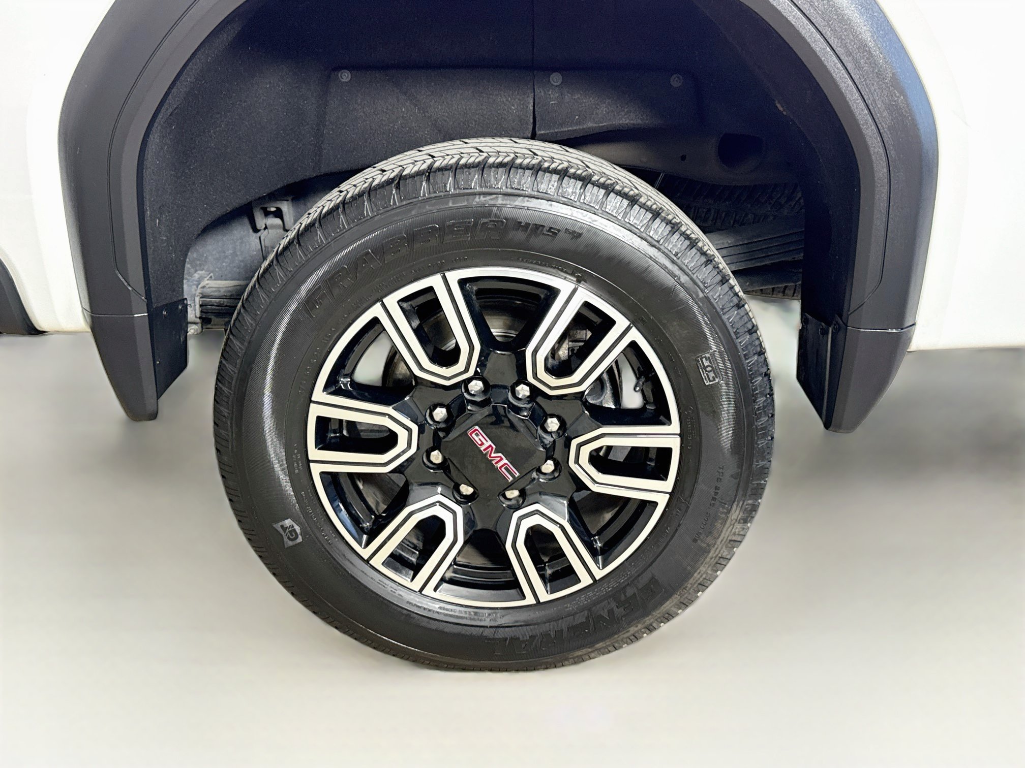 Used 2023 GMC Sierra 2500 AT4 w/ AT4 Premium Plus Package AWD/4WD image 34