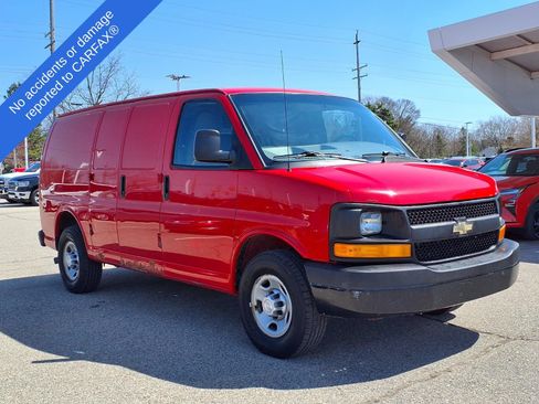 Used 2017 Chevrolet Express 2500 RWD image 3