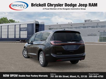 New 2026 Chrysler Pacifica Select