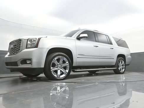 Used 2018 GMC Yukon XL Denali w/ Denali Ultimate Package AWD/4WD image 38