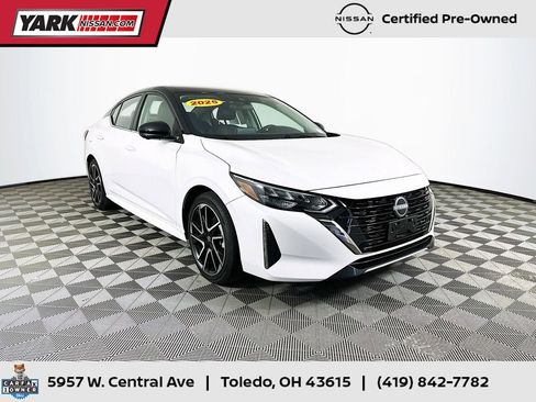 Certified 2025 Nissan Sentra SR w/ SR Premium Package FWD image 1