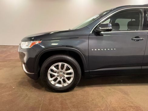 Used 2019 Chevrolet Traverse LT image 38