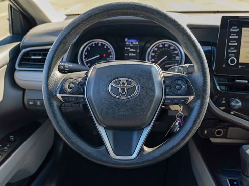Used 2022 Toyota Camry LE w/ Carpet Mat Package (TMS) FWD image 39