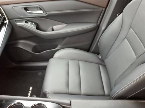 Used 2023 Nissan Rogue SL w/ SL Premium Package image 26