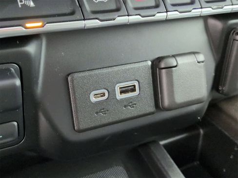 Used 2022 GMC Sierra 1500 Denali image 34