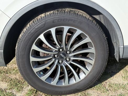 Used 2020 Lincoln Aviator Reserve w/ Elements Package Plus AWD/4WD image 5