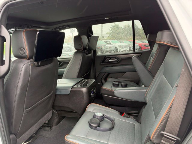 Used 2025 GMC Yukon AT4 w/ AT4 Premium Plus Package AWD/4WD image 21
