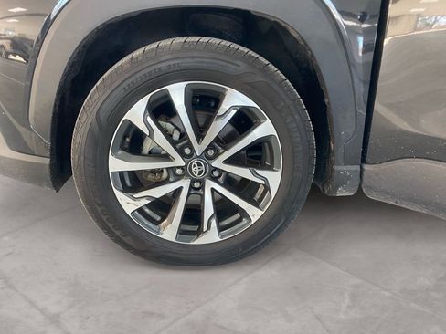 Used 2024 Toyota Corolla Cross XLE image 14