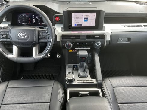 Used 2024 Toyota Tacoma TRD Off-Road image 15