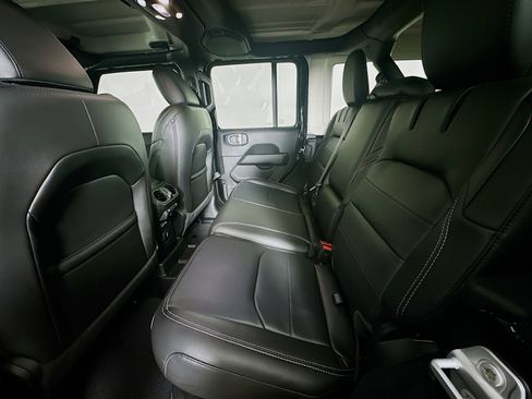 Used 2023 Jeep Wrangler Sahara w/ Cold Weather Group image 27