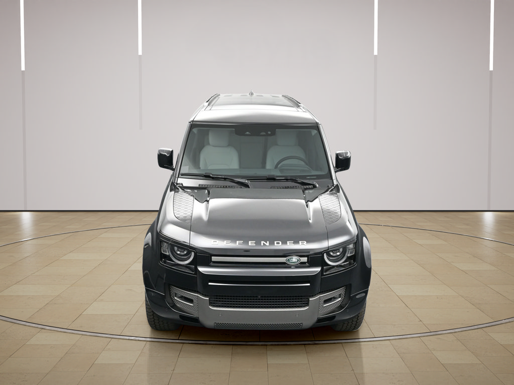 Used 2025 Land Rover Defender 110 X-Dynamic SE AWD/4WD image 37