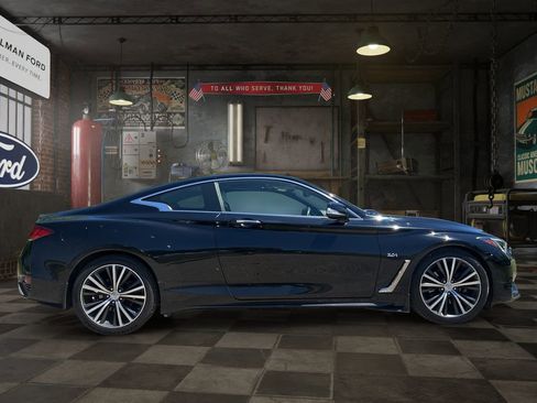 Used 2017 INFINITI Q60 3.0t RWD image 7