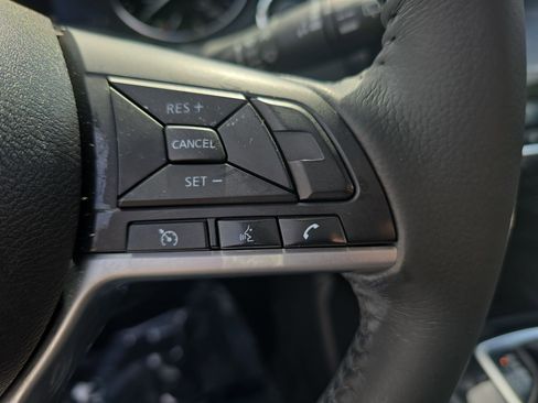 Used 2018 Nissan Rogue SV image 20