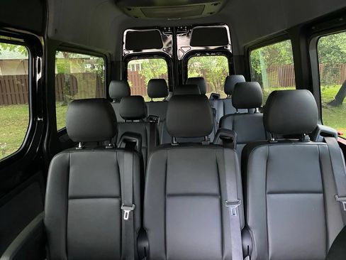 Used 2024 Mercedes-Benz Sprinter 2500 image 18