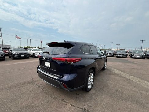 Used 2020 Toyota Highlander Limited AWD/4WD image 5