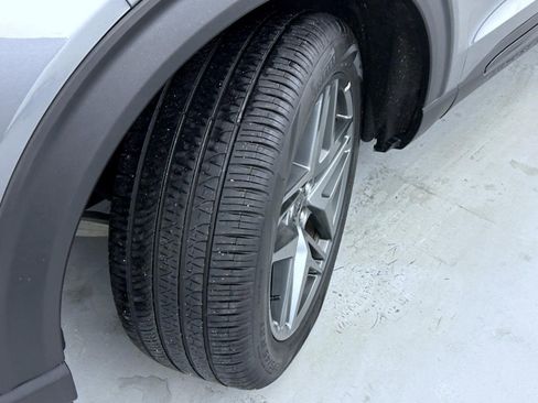 Used 2025 Ford Explorer ST-Line w/ ST-Line Street Pack image 25