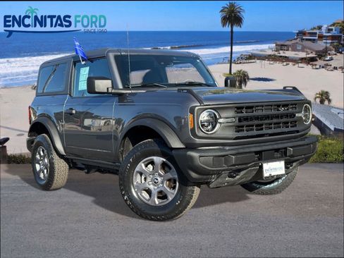 Certified 2022 Ford Bronco Base image 1
