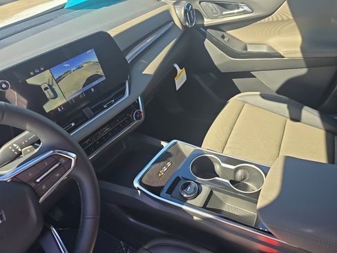 New 2026 Chevrolet Equinox LT image 17