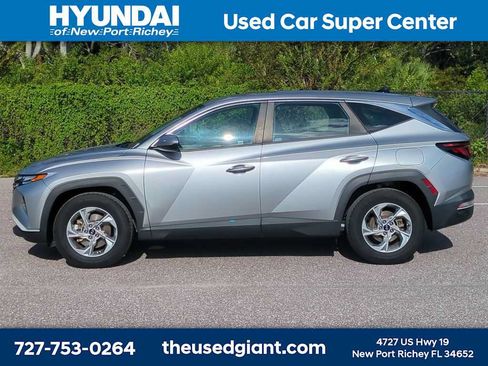 Certified 2022 Hyundai Tucson SE FWD image 2