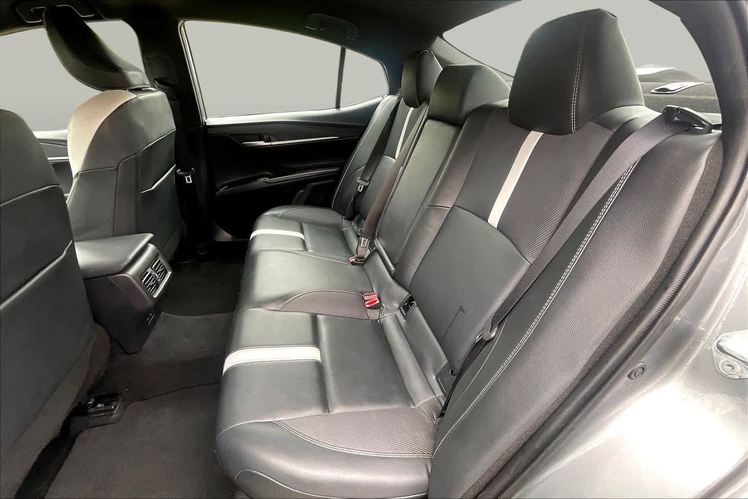 Used 2025 Toyota Camry SE w/ Convenience Package AWD/4WD image 20