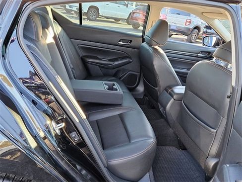 Used 2021 Nissan Altima 2.5 SR w/ SR Premium Package image 14