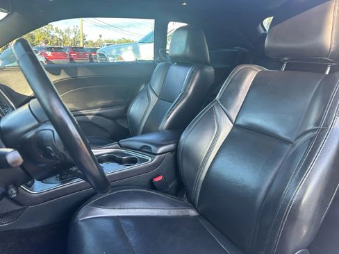 Used 2018 Dodge Challenger SXT Plus image 9