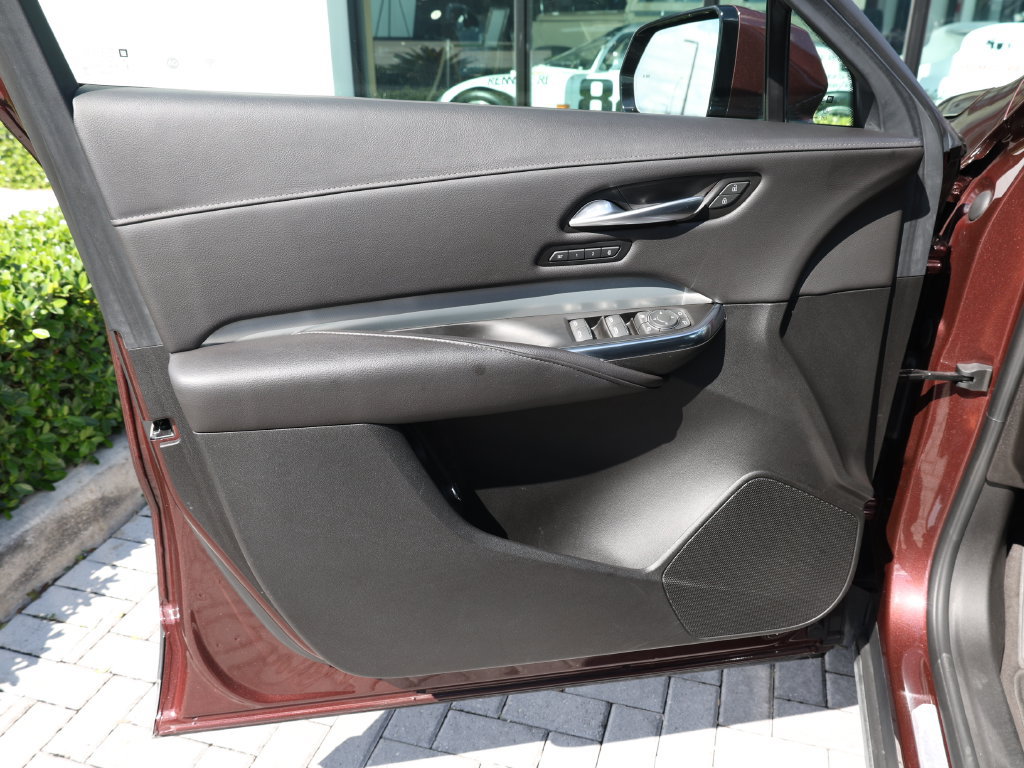 Used 2023 Cadillac XT4 Premium Luxury w/ Enhanced Visibility Package FWD image 11