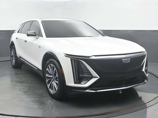 Certified 2024 Cadillac Lyriq Sport w/ LPO, Floor Liner Package AWD/4WD image 8