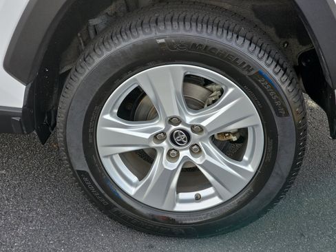 Used 2019 Toyota RAV4 XLE image 33