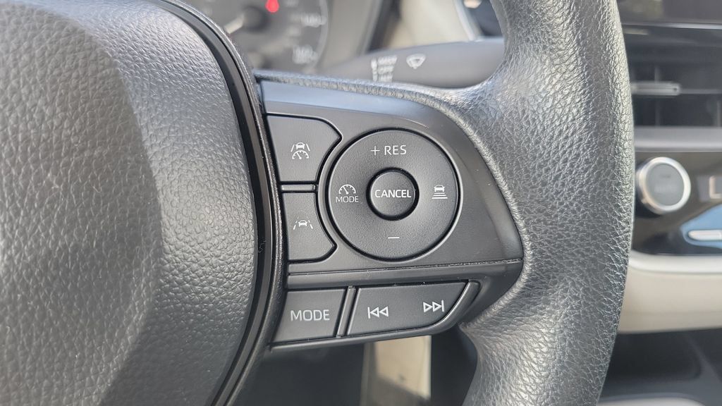 Certified 2025 Toyota Corolla LE FWD image 20
