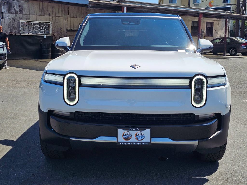 Used 2025 Rivian R1S Adventure Dual AWD/4WD image 2