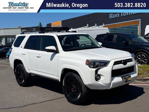 Used 2022 Toyota 4Runner SR5 AWD/4WD image 1