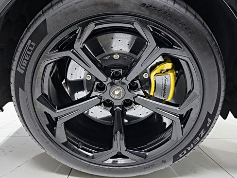 Used 2025 Lamborghini Urus S AWD/4WD image 47
