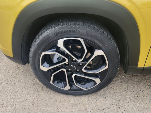 Used 2024 Chevrolet Trax RS w/ Driver Confidence Package FWD image 9