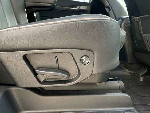 Used 2025 Hyundai Palisade Limited image 21