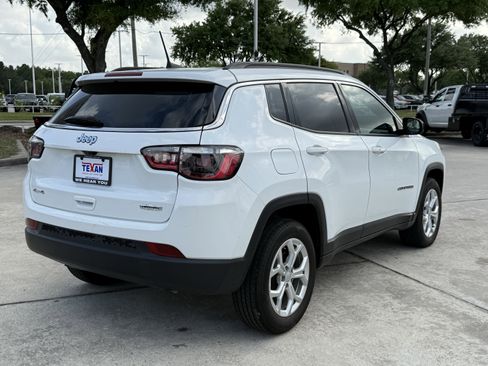 Used 2024 Jeep Compass Latitude image 5