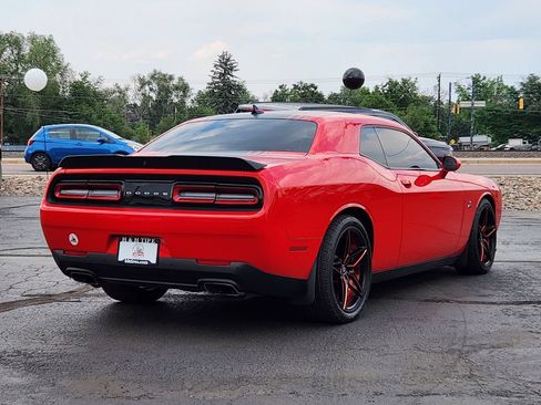 Used 2016 Dodge Challenger R/T Scat Pack RWD image 7