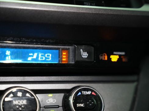 Used 2016 Toyota Tacoma TRD Sport w/ Premium & Technology Package image 27