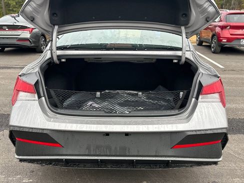 New 2025 Hyundai Elantra Sport image 18