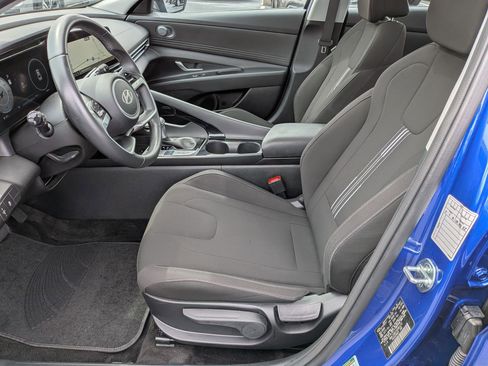 Used 2025 Hyundai Elantra SEL FWD image 14